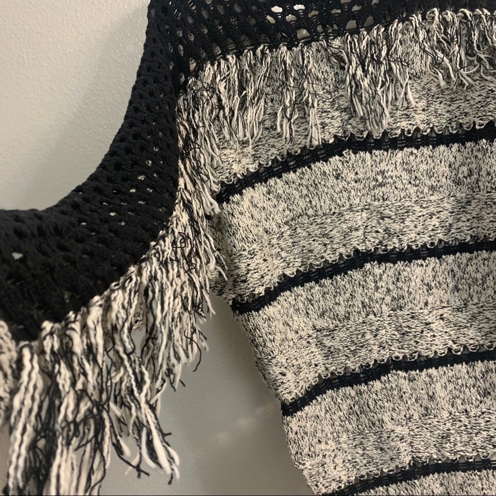 Sloane Rouge Size Small fringe dolman side slit sweater - Picture 5 of 9